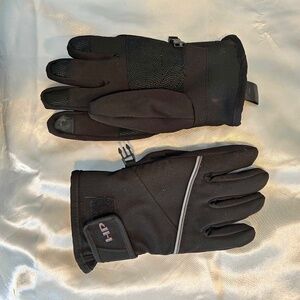 GLOVES, LABEL "HOT PAWS", SIZE MEN MEDIUM, BLACK, POLYESTER/SPANDEX. WARM POLYES